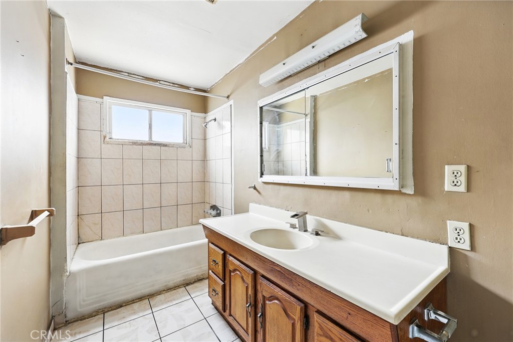 265 E Ellis Street Property Photo 18