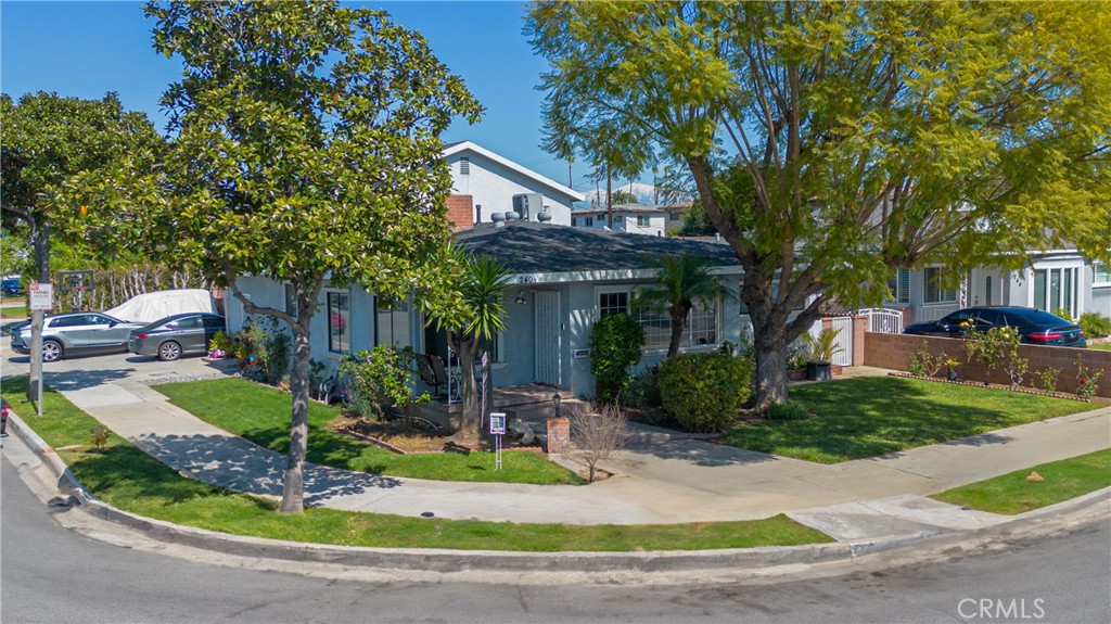 240 E Beverly Terrace Property Photo
