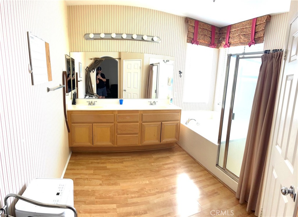 10886 Thorndale Street Property Photo 4