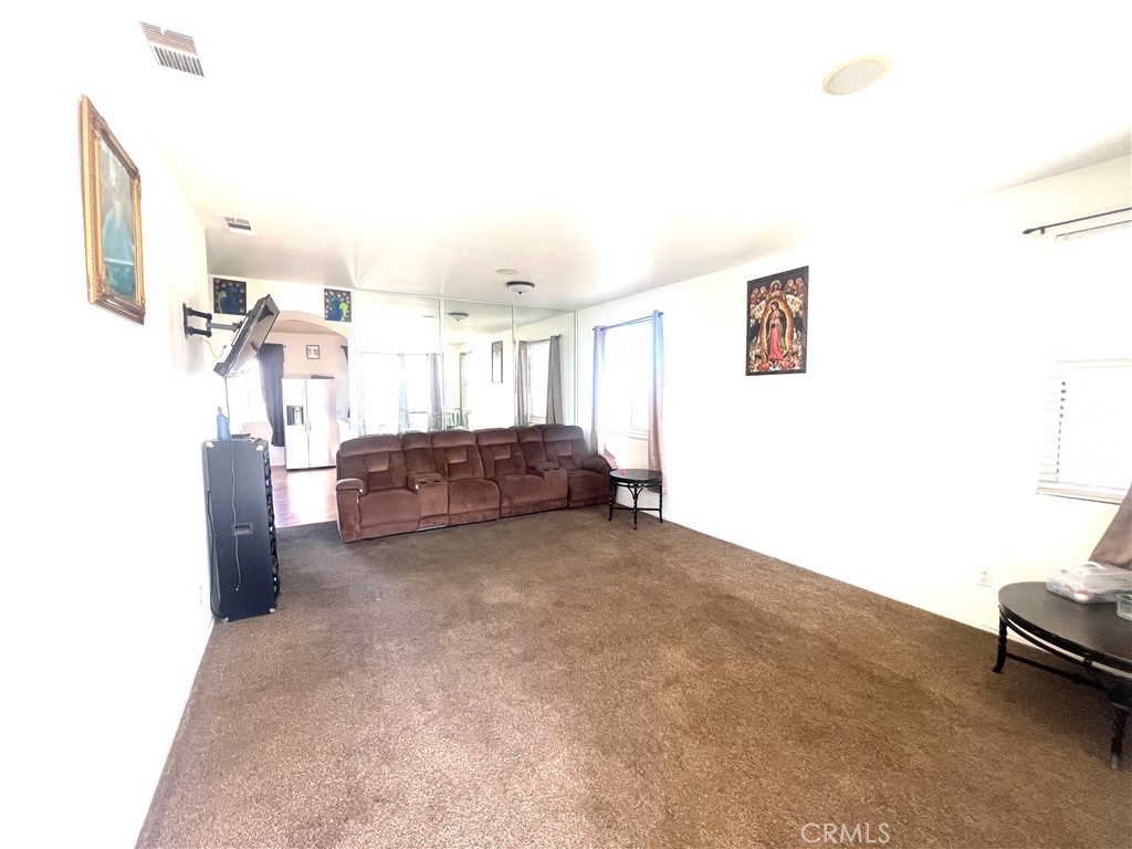 10886 Thorndale Street Property Photo 5
