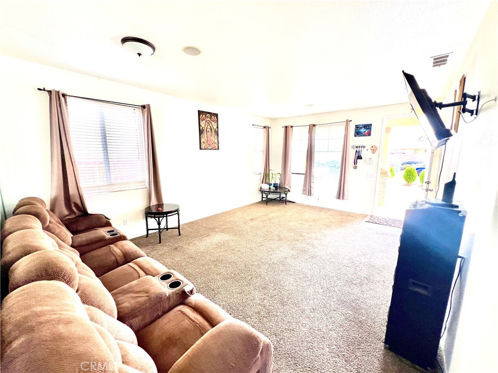 10886 Thorndale Street Property Photo 31