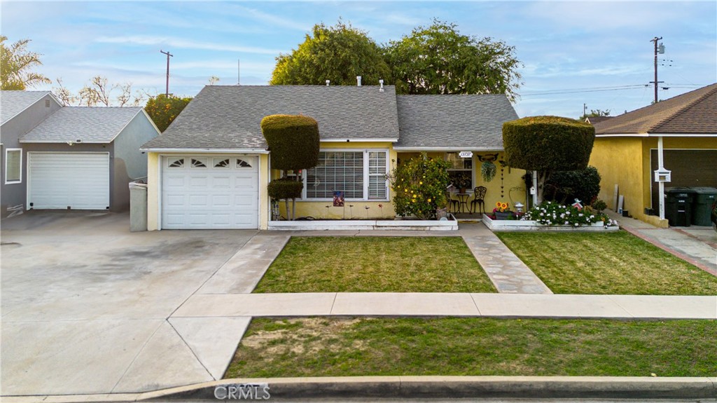 13737 Actina Avenue Property Photo