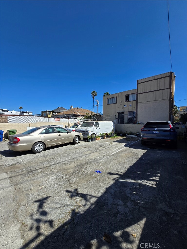 203 N Burlington Avenue 4 Property Photo 10