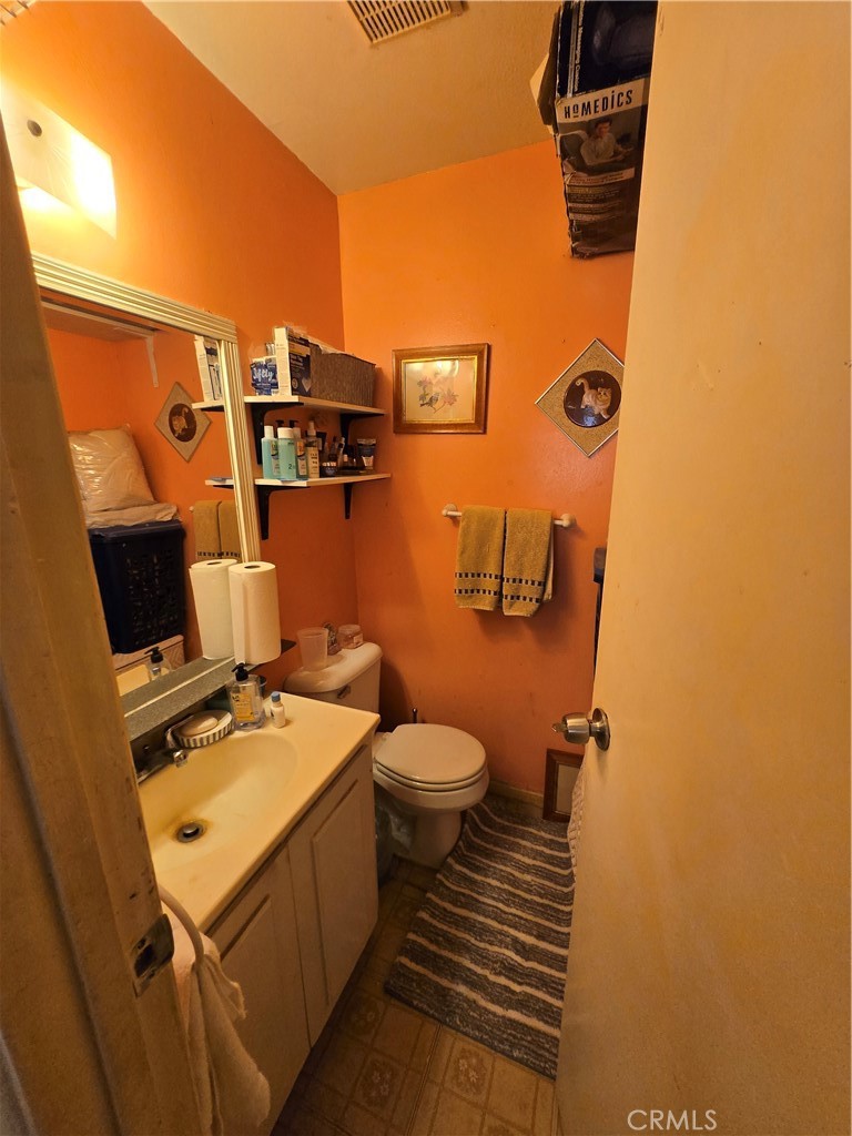 203 N Burlington Avenue 4 Property Photo 22