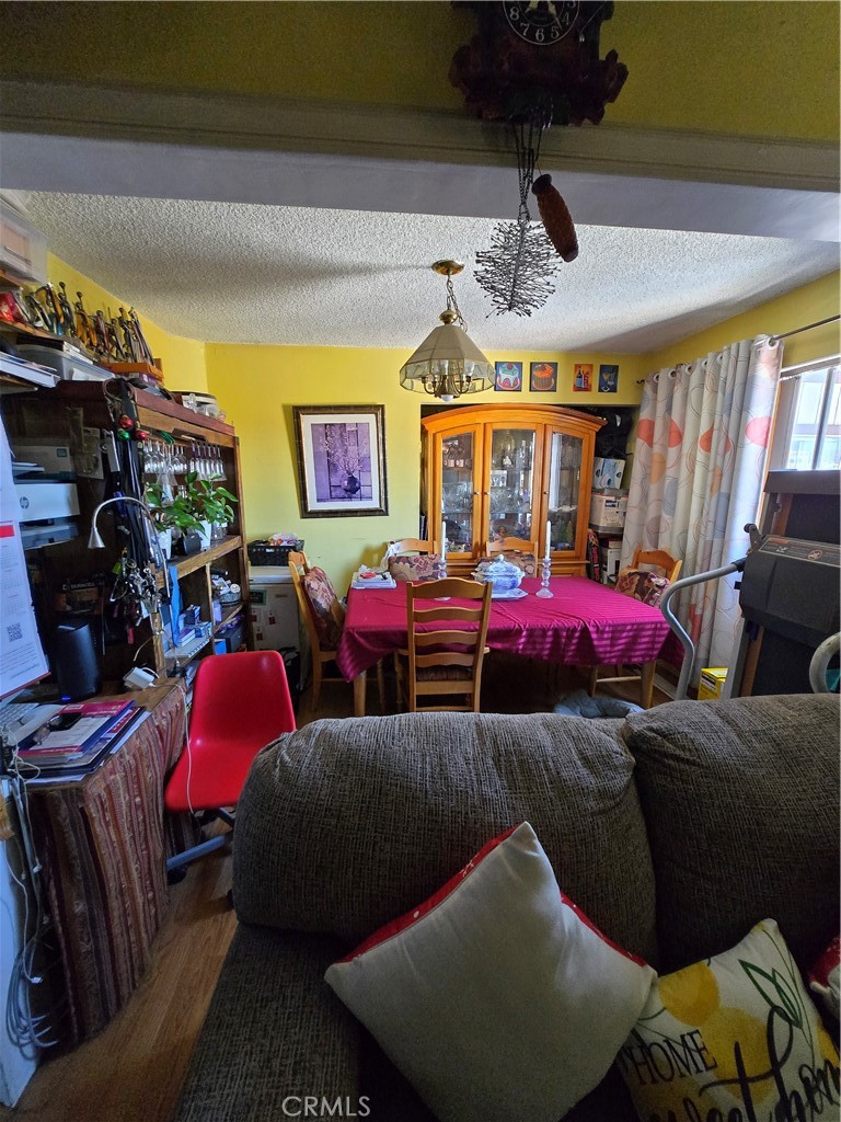 203 N Burlington Avenue 4 Property Photo 23