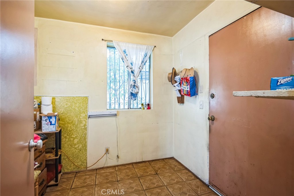 1000 Clela Avenue Property Photo 8