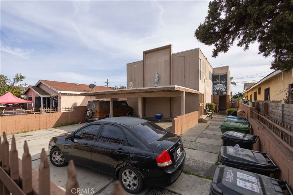 212 W 84th Street Property Photo 2