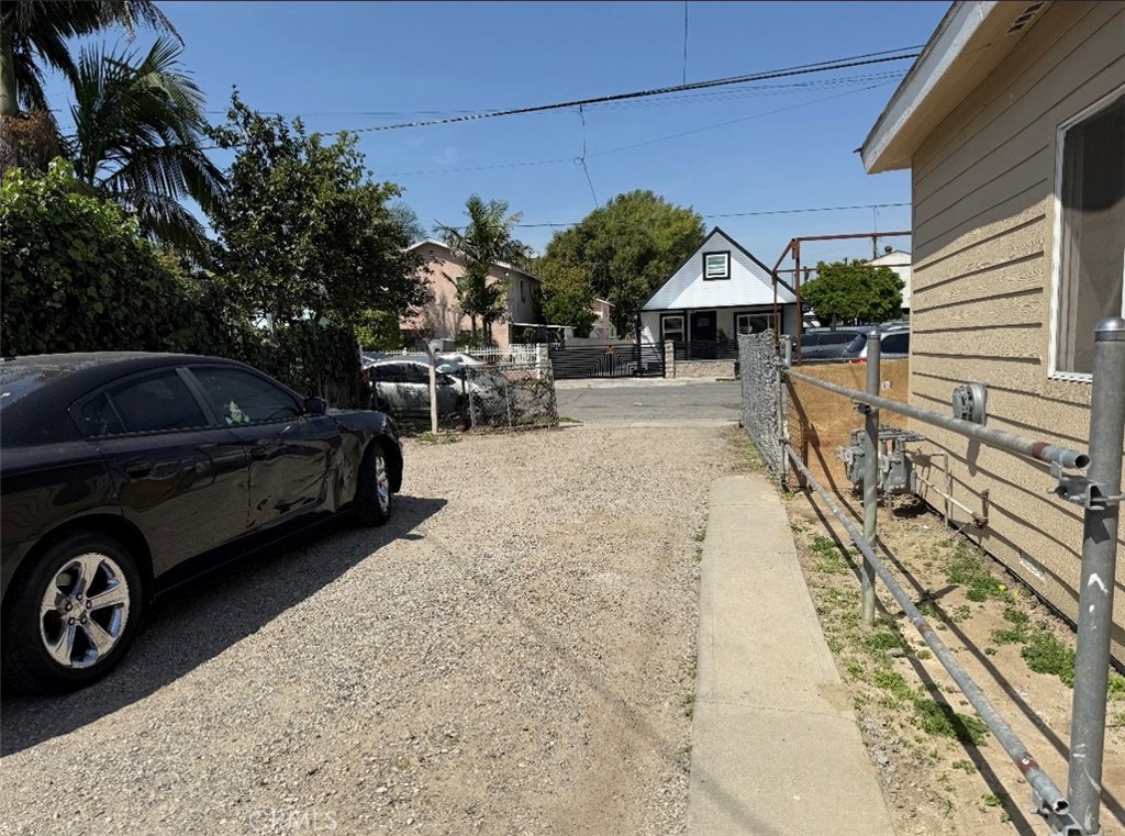1844 E 62nd Street Property Photo 4