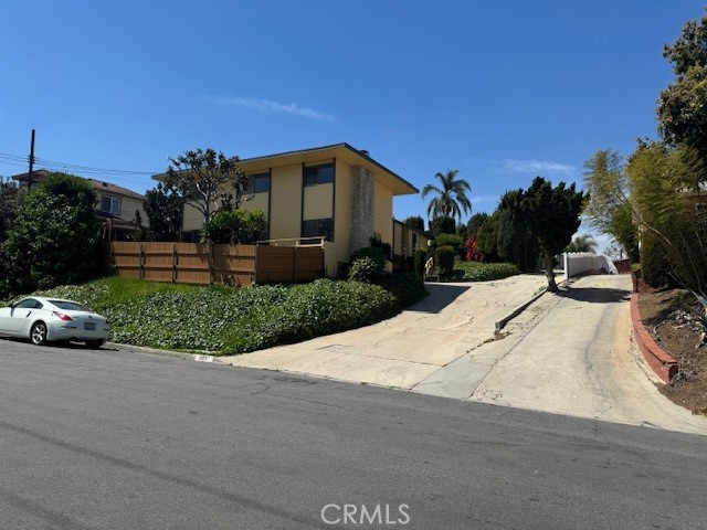 351 S Lincoln Avenue A & B Property Photo 2