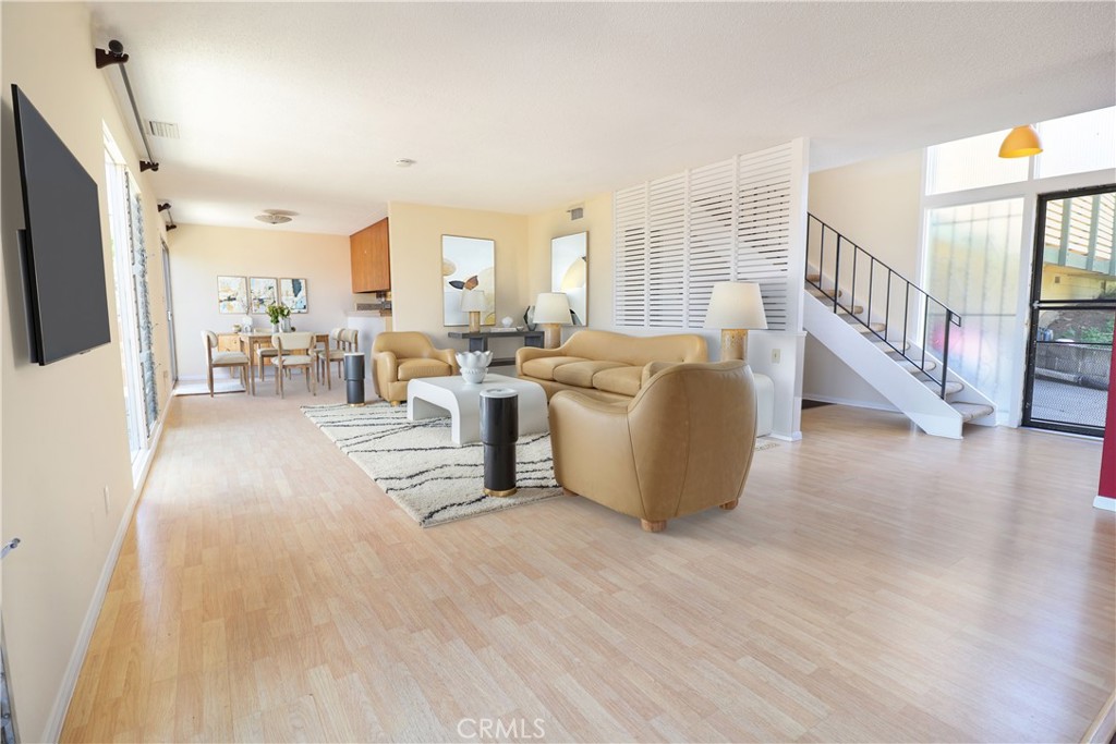 351 S Lincoln Avenue A & B Property Photo 8