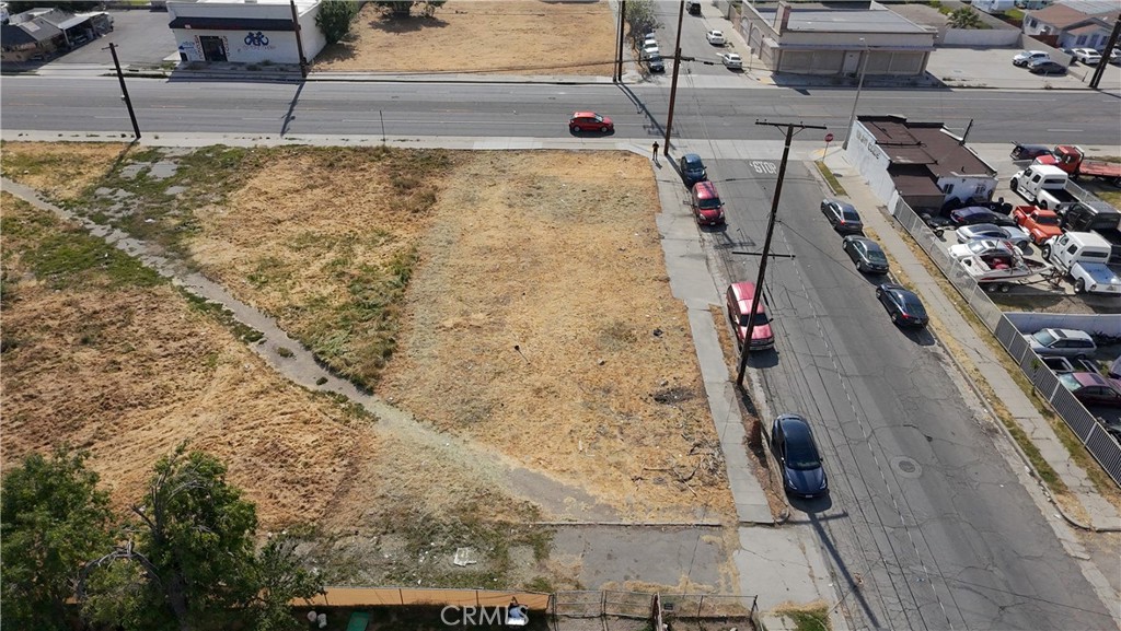 377 S Mount Vernon Avenue Property Photo 3