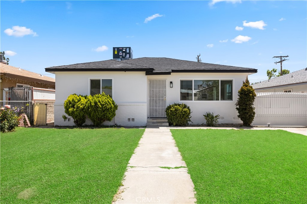 3411 N Pershing Avenue Property Photo 1
