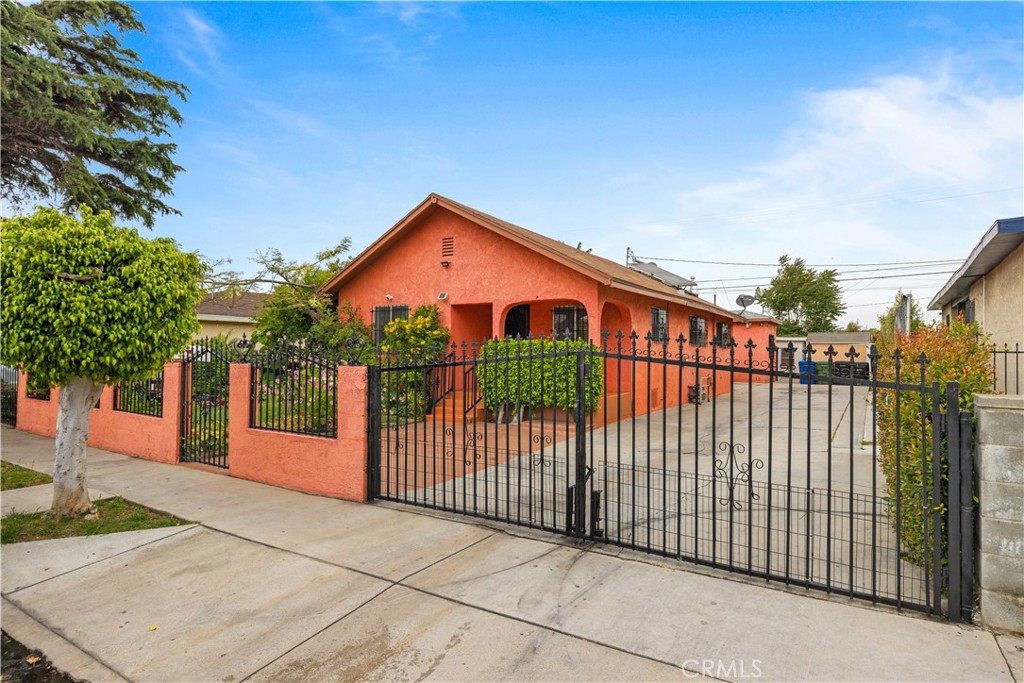 157 E 70th Street Property Photo 1