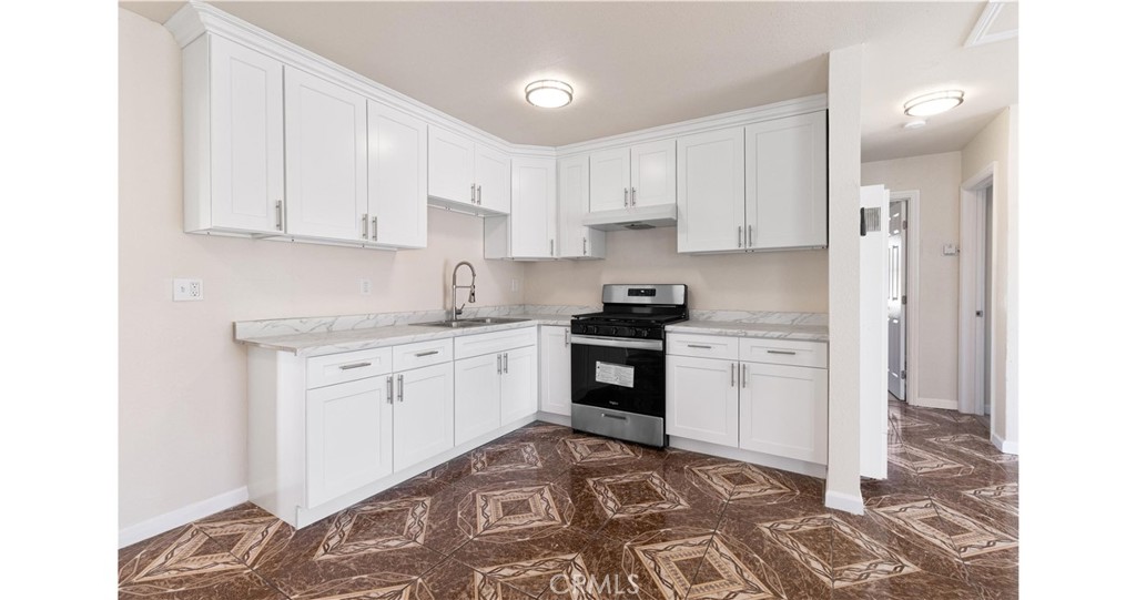 17055 San Bernardino Avenue Property Photo 2
