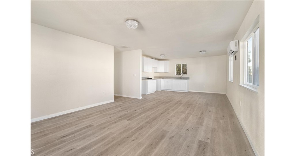 17055 San Bernardino Avenue Property Photo 5