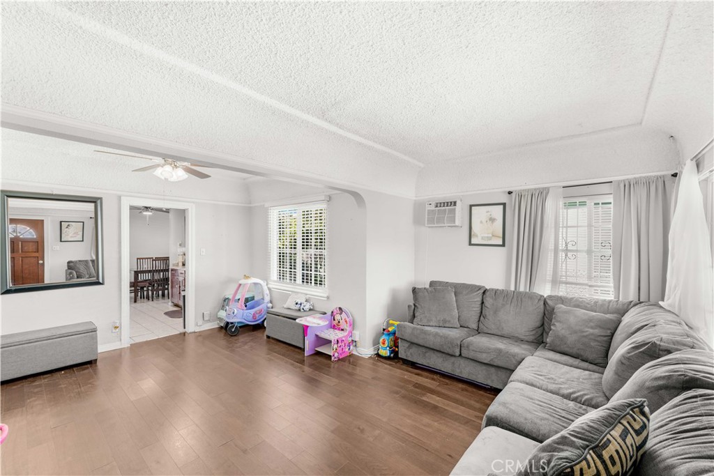 629 E 93rd Street Property Photo 11