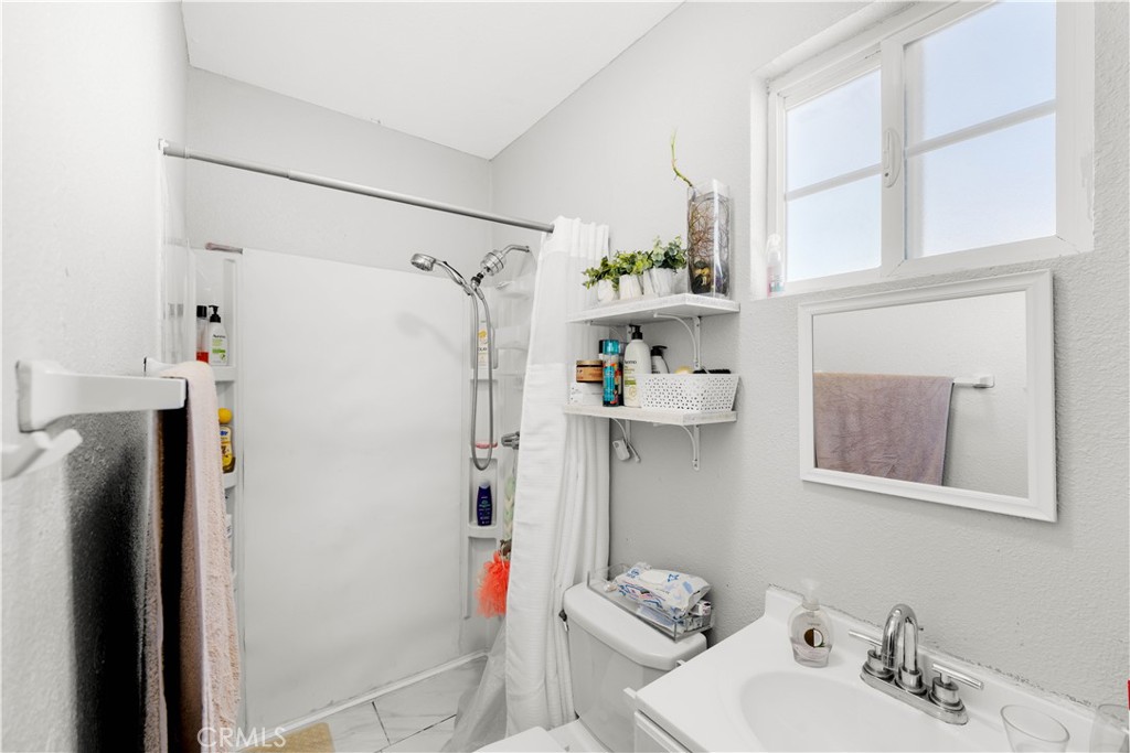 629 E 93rd Street Property Photo 33