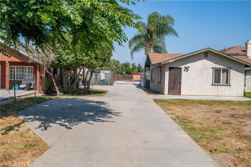 2843 Parkway Drive Property Photo 2