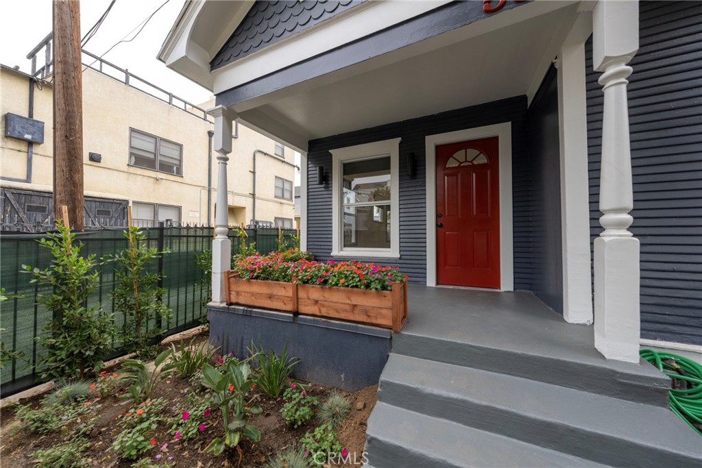532 W 5th Street Property Photo 1