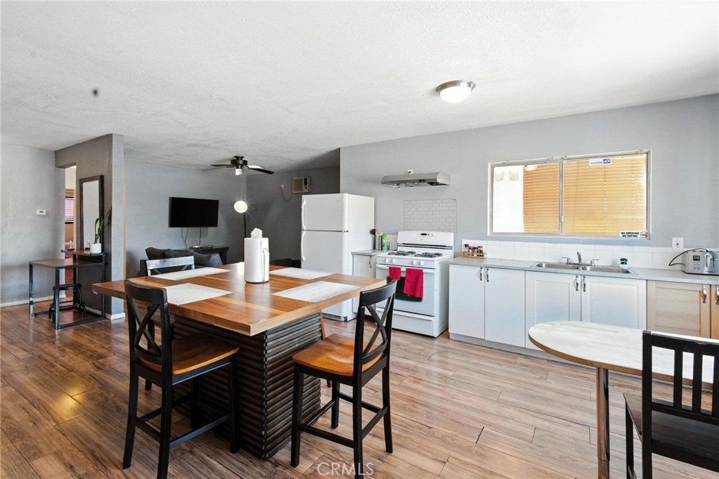 5332 E Beverly Boulevard Property Photo 2