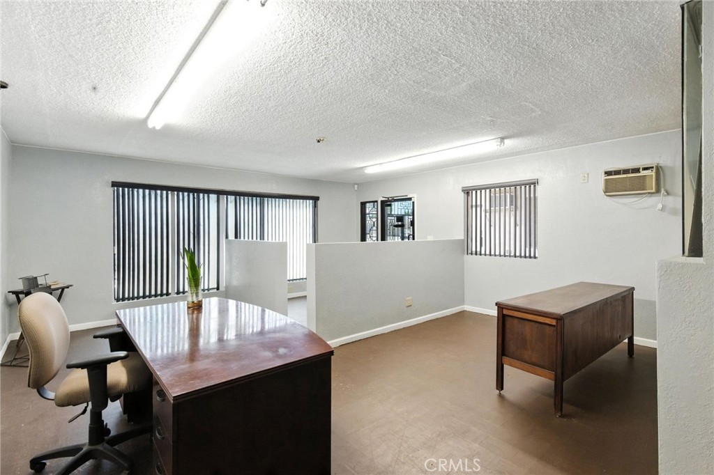 5332 E Beverly Boulevard Property Photo 11