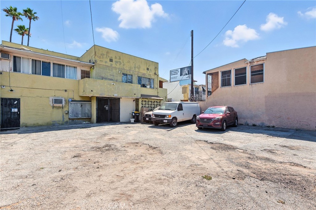 5332 E Beverly Boulevard Property Photo 13