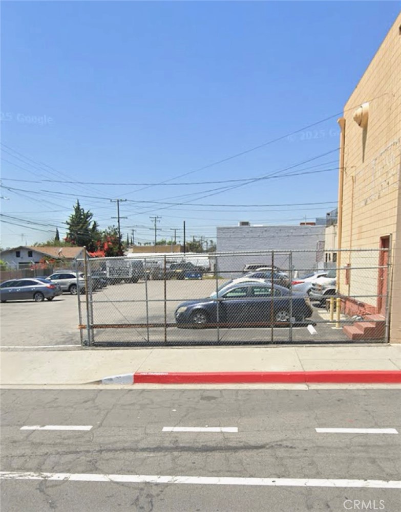 4634 Whittier Property Photo 8