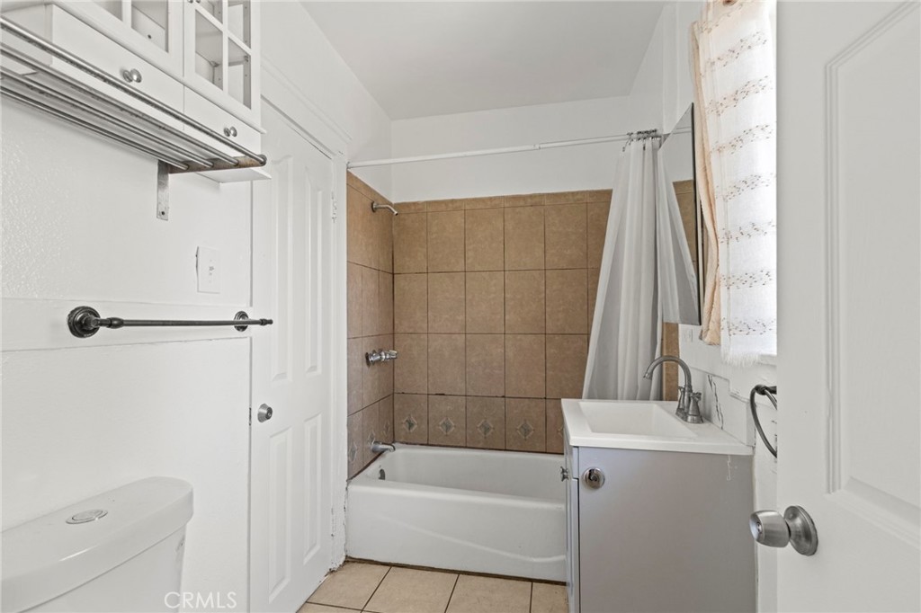 151 E 54th Street Property Photo 9