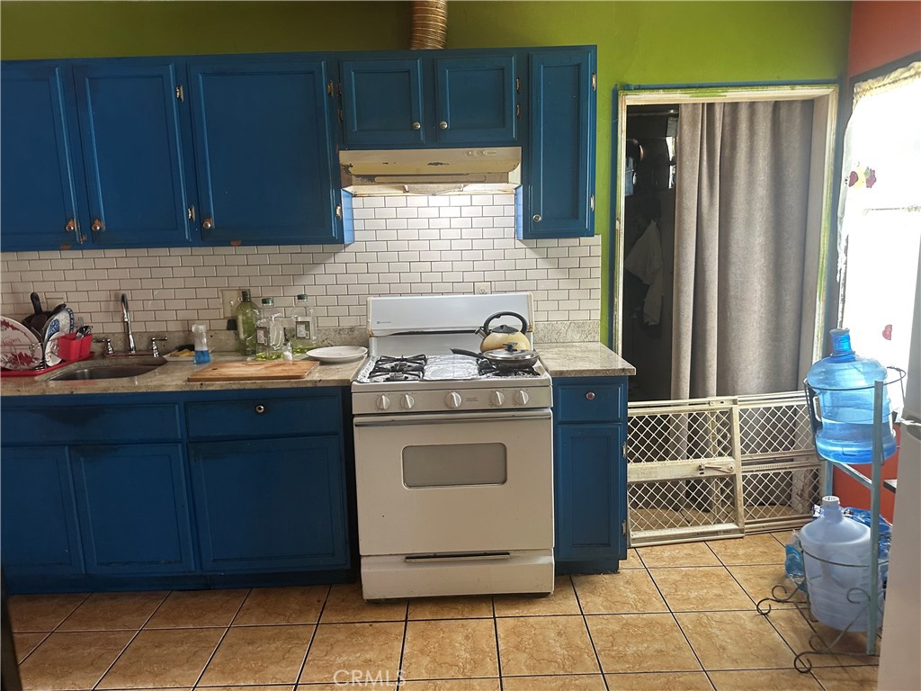 3802 Hill Street Property Photo 4