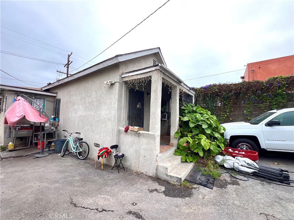 2813 E Cesar Chavez Avenue Property Photo 4