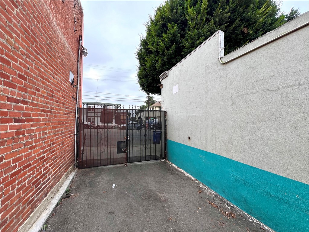 2813 E Cesar Chavez Avenue Property Photo 10