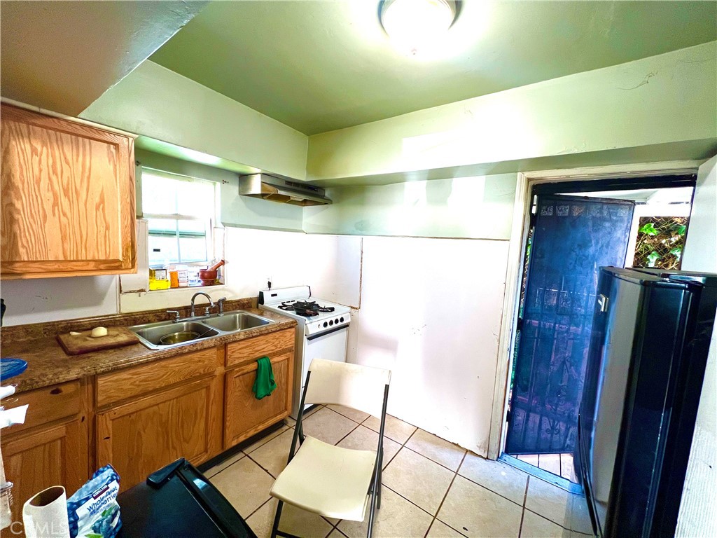 2813 E Cesar Chavez Avenue Property Photo 23