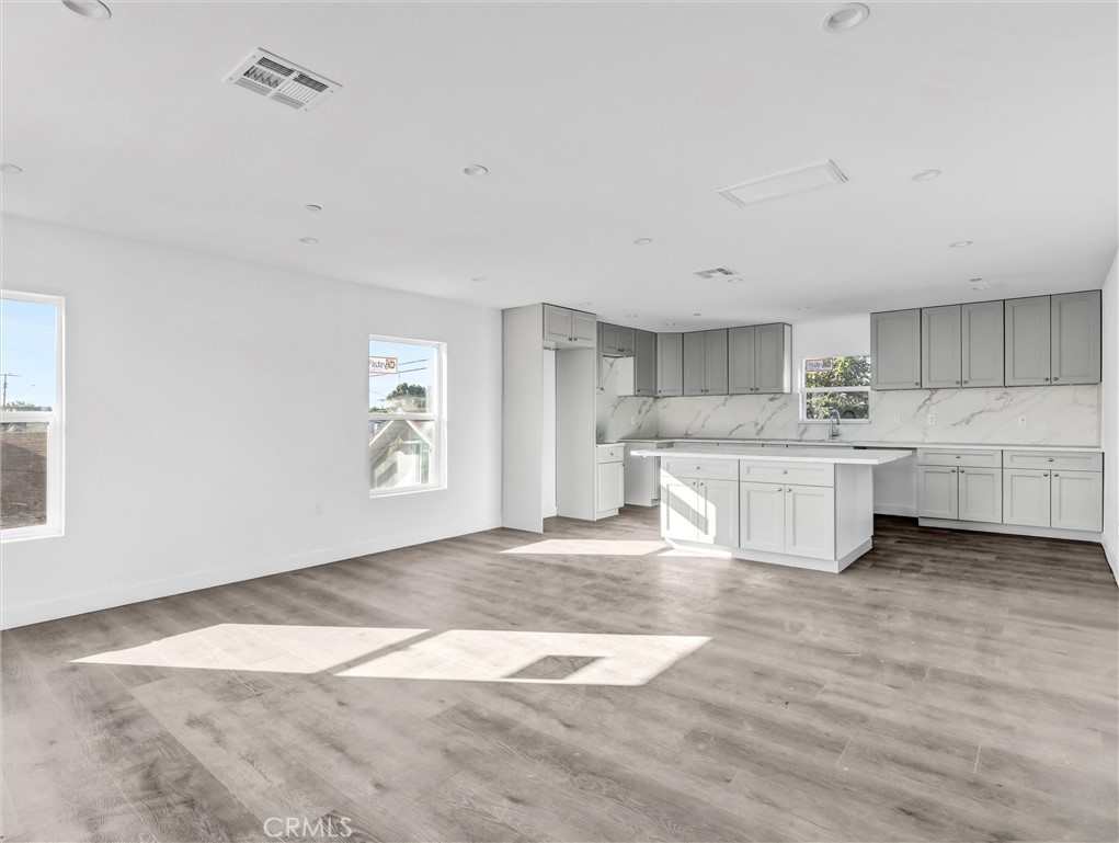 1231 S Rowan Avenue Property Photo 11