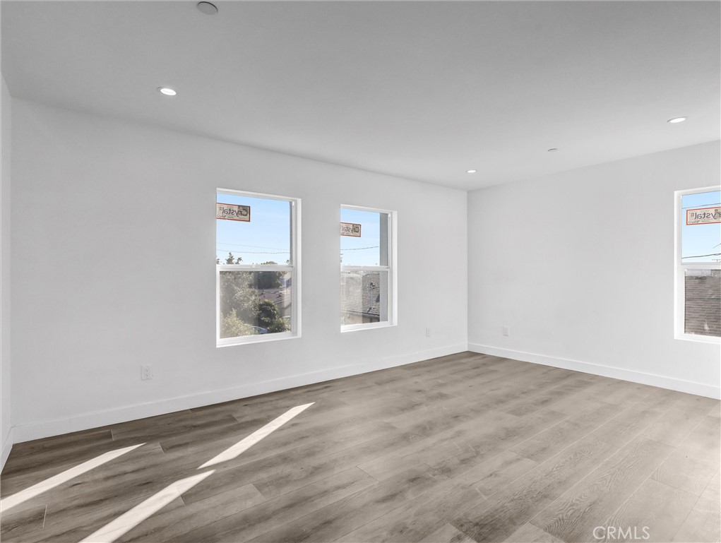 1231 S Rowan Avenue Property Photo 18