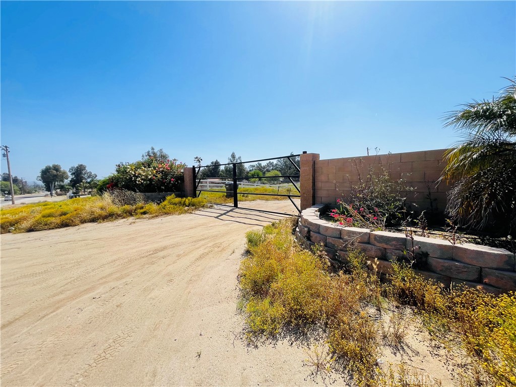 22285 Old Elsinore Road Property Photo 1