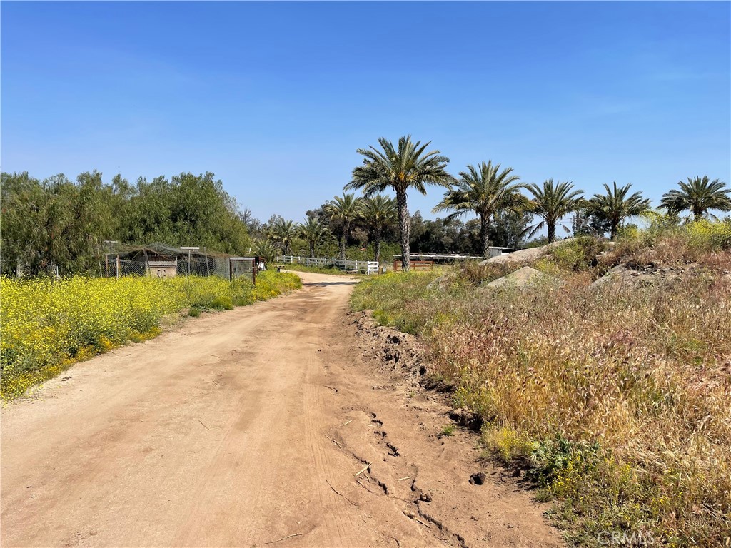22285 Old Elsinore Road Property Photo 3