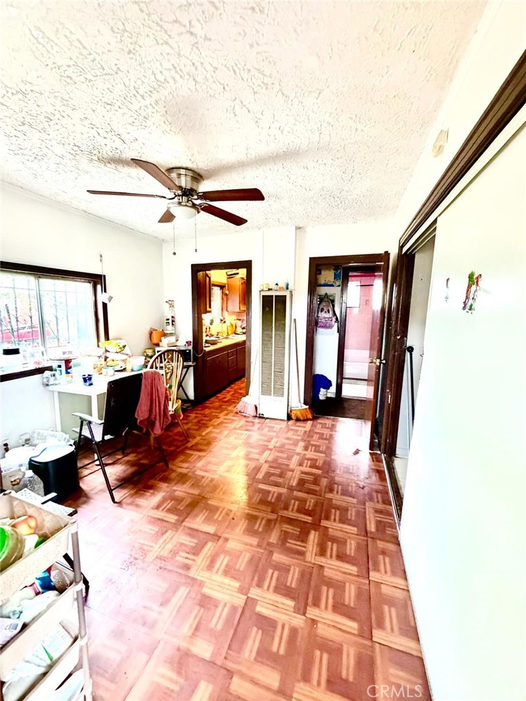 1454 E 50th Property Photo 13