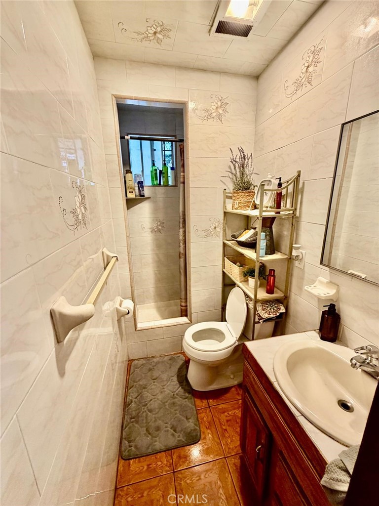 1454 E 50th Property Photo 21