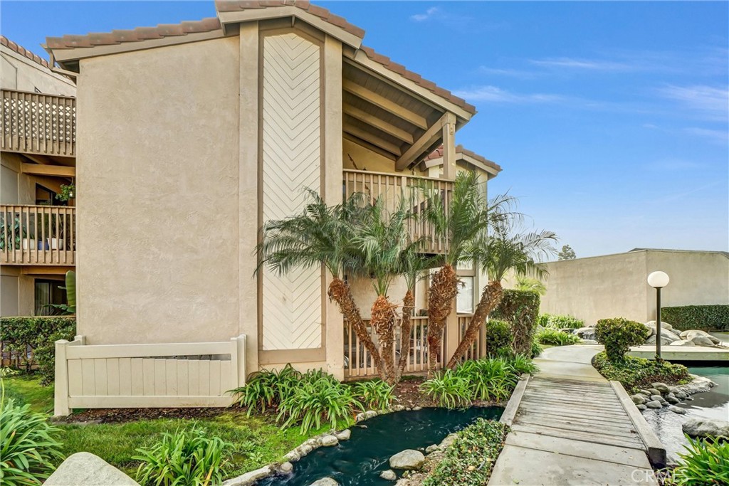 4791 Lago Drive 200 Property Photo 3