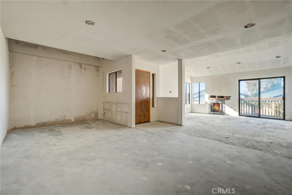 4791 Lago Drive 200 Property Photo 6