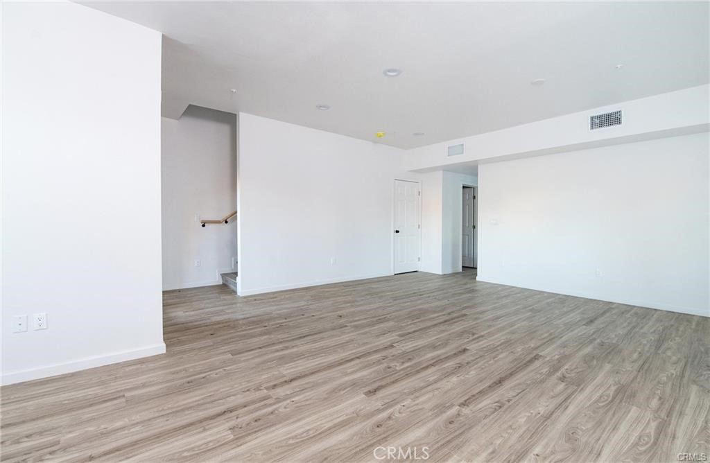 5502 E Los Angeles Avenue 3 Property Photo 8