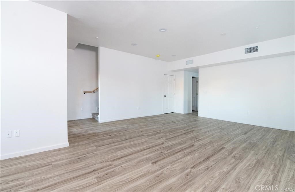 5502 E Los Angeles Avenue 2 Property Photo 8