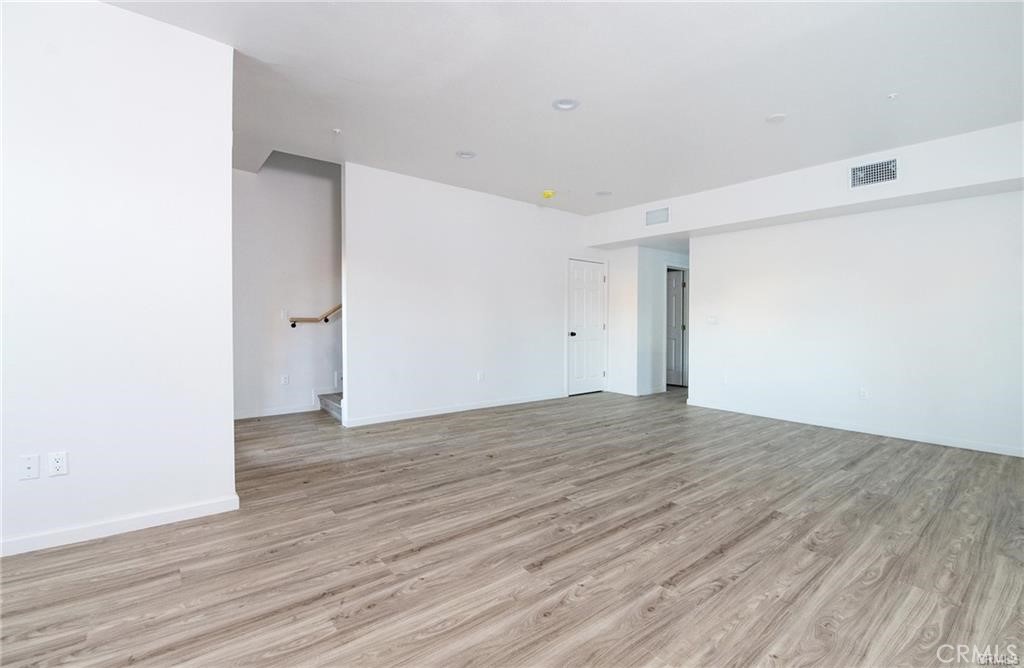 5518 E Los Angeles Avenue 2 Property Photo 8