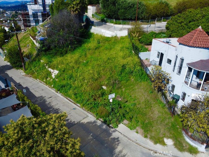1202 N Hicks Avenue Property Photo 4