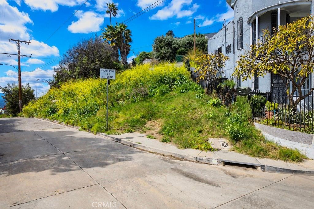 1202 N Hicks Avenue Property Photo 6