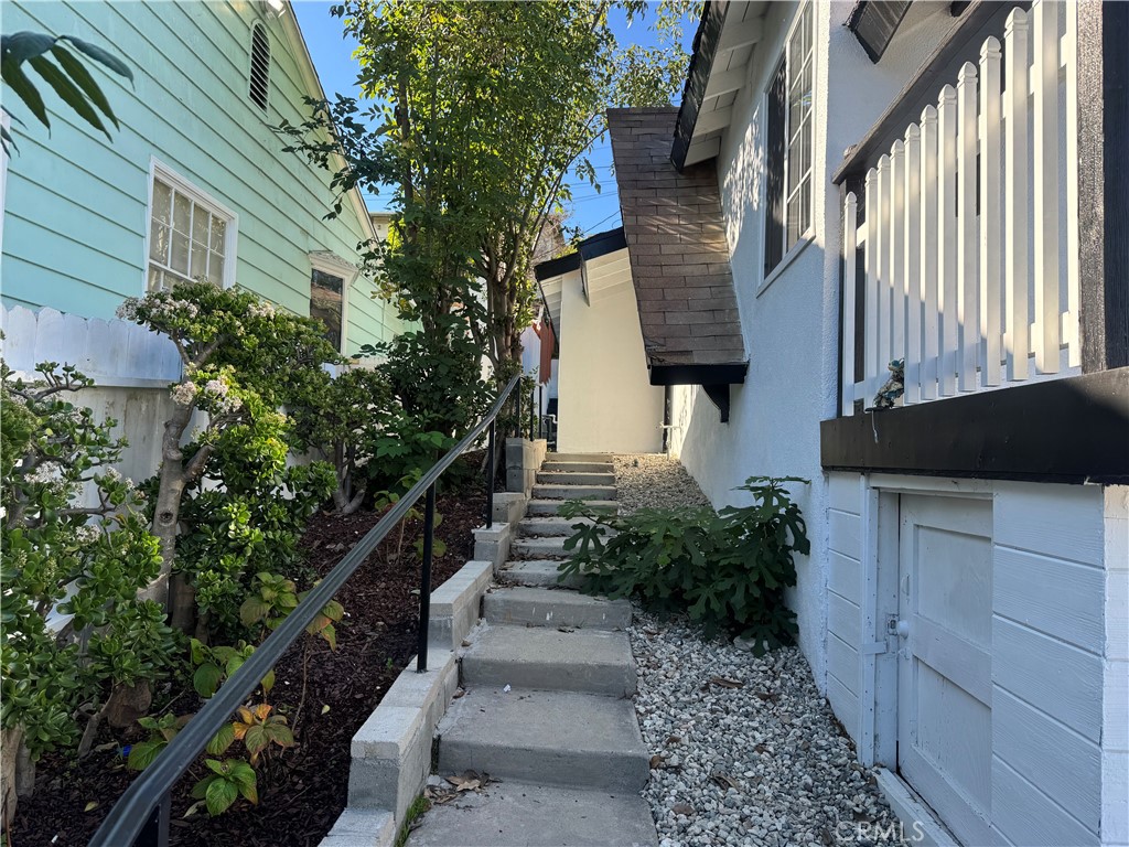 529 N Leland Property Photo 3