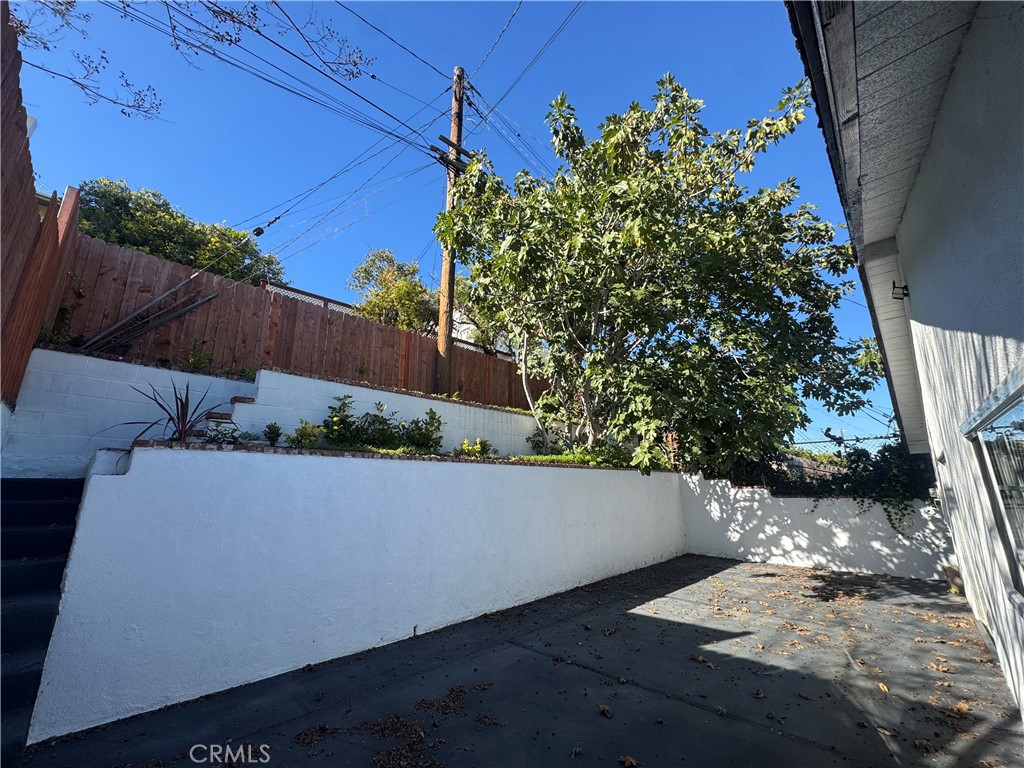 529 N Leland Property Photo 4