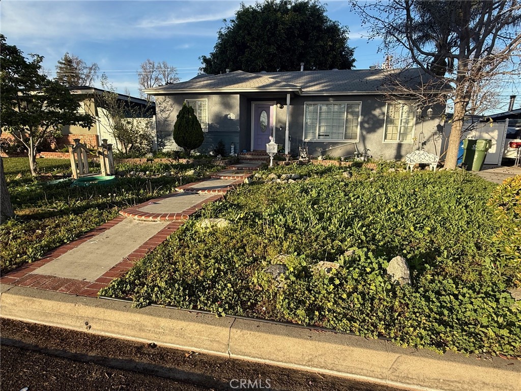 14351 Starbuck Property Photo