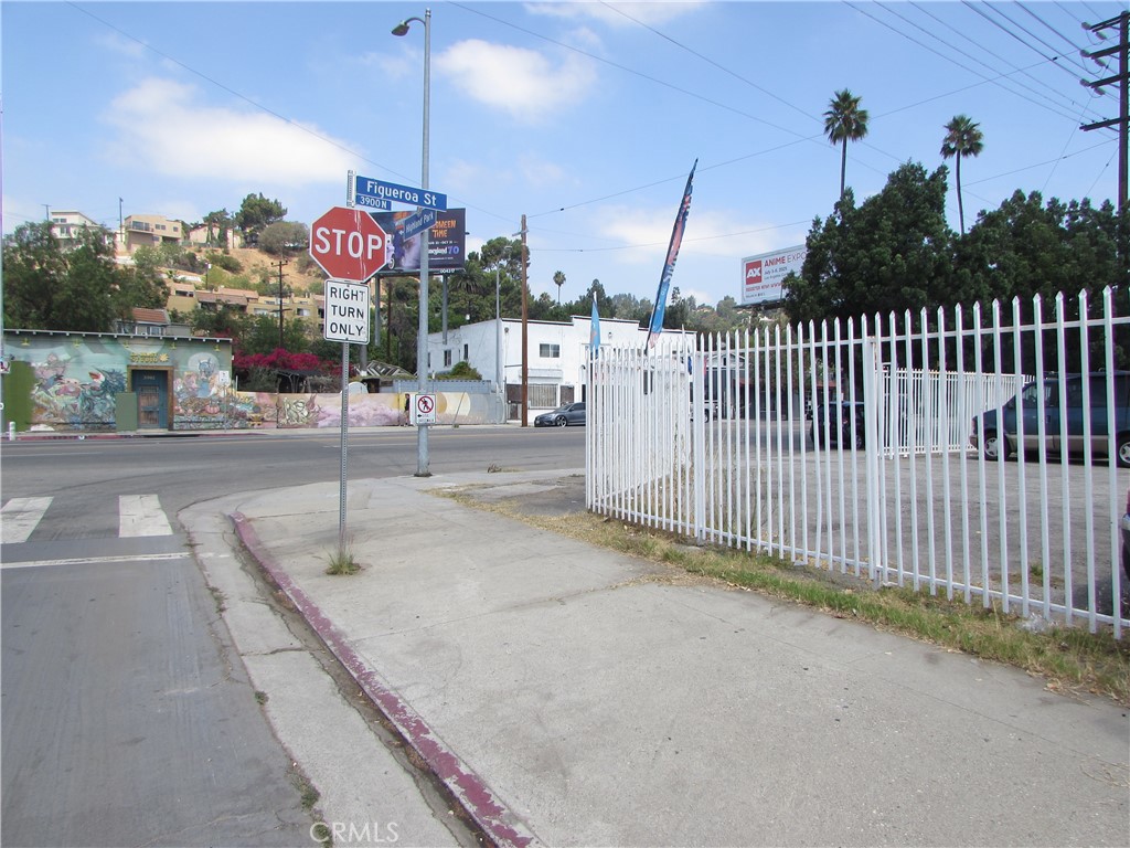 3900 N Figueroa Property Photo 13