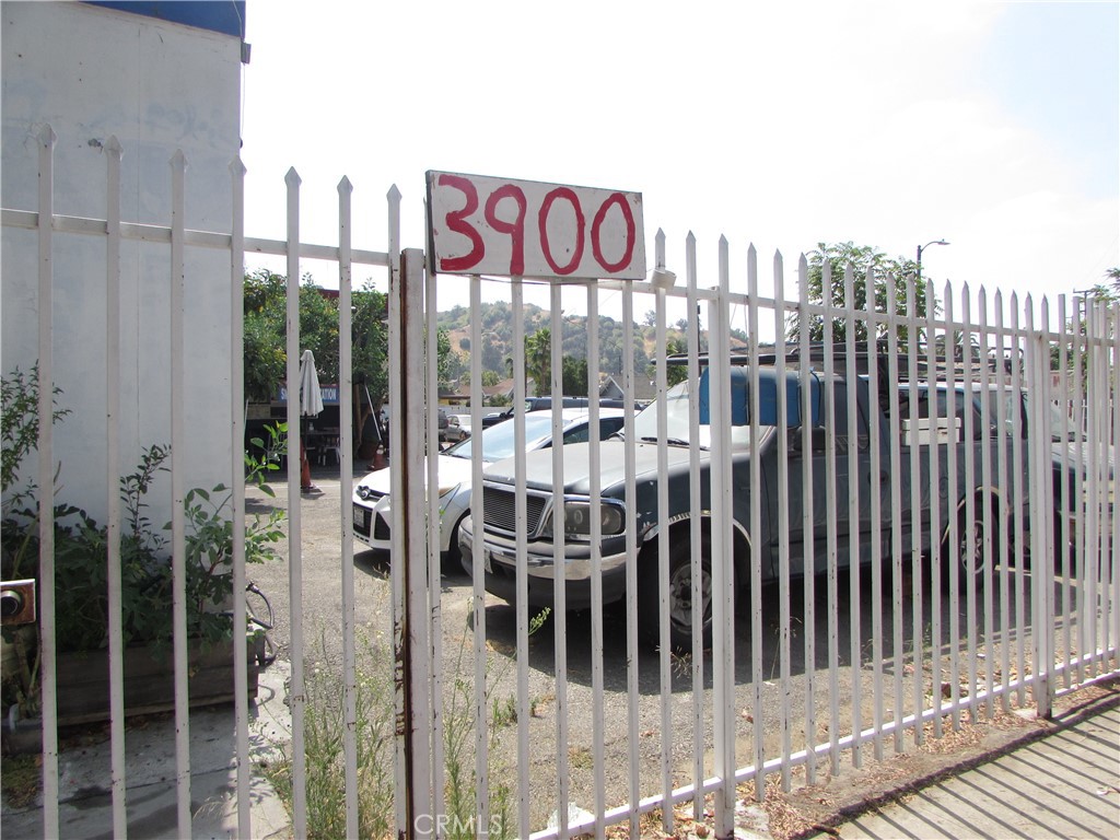 3900 N Figueroa Property Photo 22